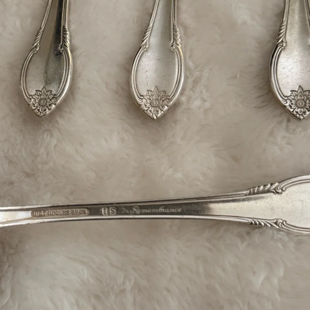 1847 Roger’s Bros Remembrance Silver Plate Teaspoons Set of 9